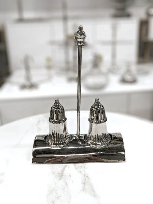 SOLNICZKA I PIEPRZNICZKA zestaw na stojaku srebrny klasyczny