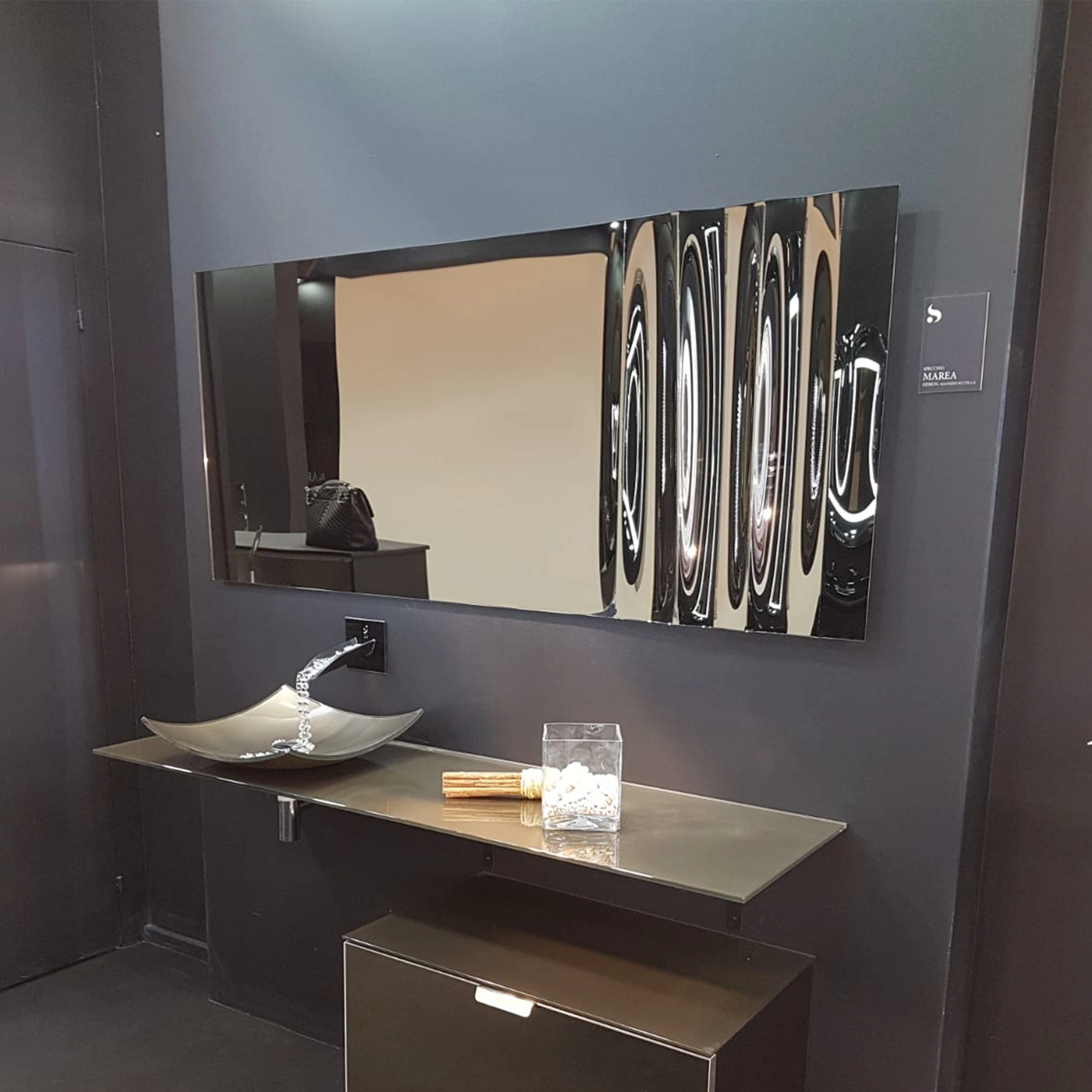 Lustro-Ścienne-Marea-Szare-Niepowtarzalne-Ekskluzywne-Włoskie-Duże Lustro-Ścienne-Marea-Szare-Niepowtarzalne-Ekskluzywne-Włoskie-Designerskie