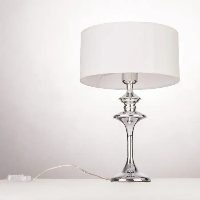 LAMPA STOŁOWA Abu Dhabi srebrna podstawa, biały abażur, styl Hampton, dekoracyjna LAMPA STOŁOWA Abu Dhabi srebrna podstawa, biały abażur, styl Hampton, dekoracyjna