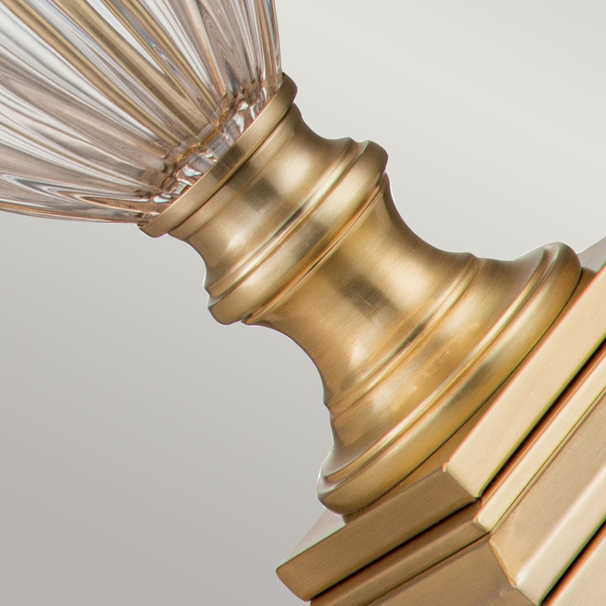 LAMPA STOŁOWA Dennison szczotkowany mosiądz, kremowy abażur, elegancka, styl klasyczny, ekskluzywna LAMPA STOŁOWA Dennison szczotkowany mosiądz, kremowy abażur, elegancka, styl klasyczny, ekskluzywna
