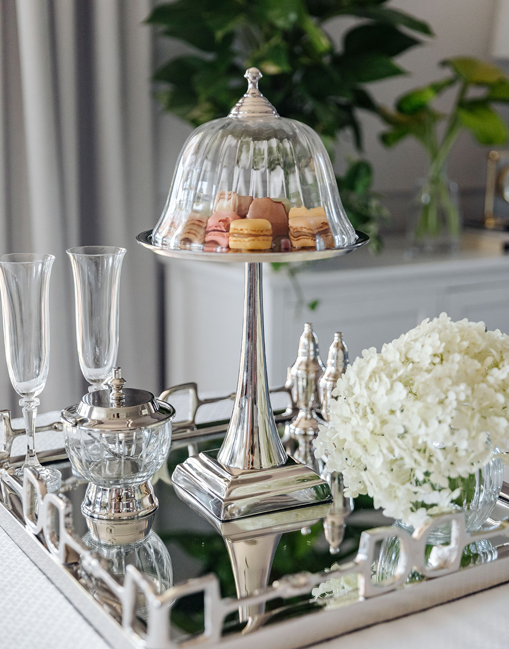 PATERA na srebrnej nóżce, ze szklaną osłonką, styl glamour PATERA na srebrnej nóżce, ze szklaną osłonką, styl glamour