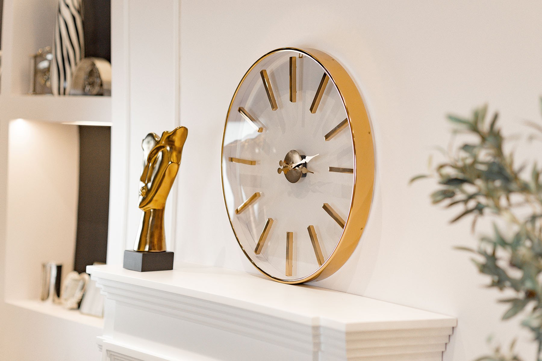 FIGURKA DEKORACYJNA złota, kształt twarzy, czarna podstawa, wyjątkowa