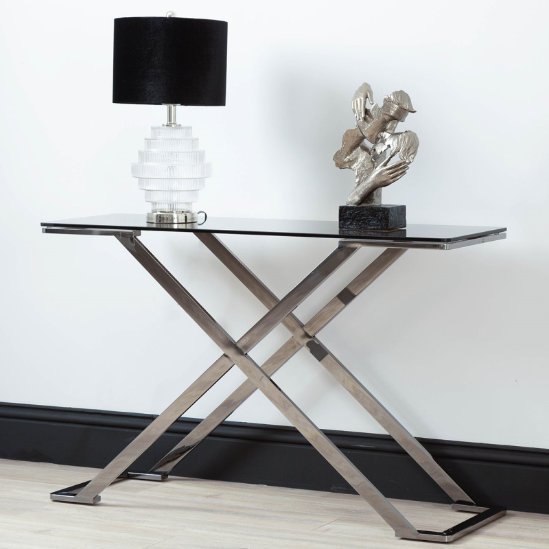 lampa-stolowa-oryginalna-szklana-podstawa-czarny-abazur-srebrne-elementy-kompozycja