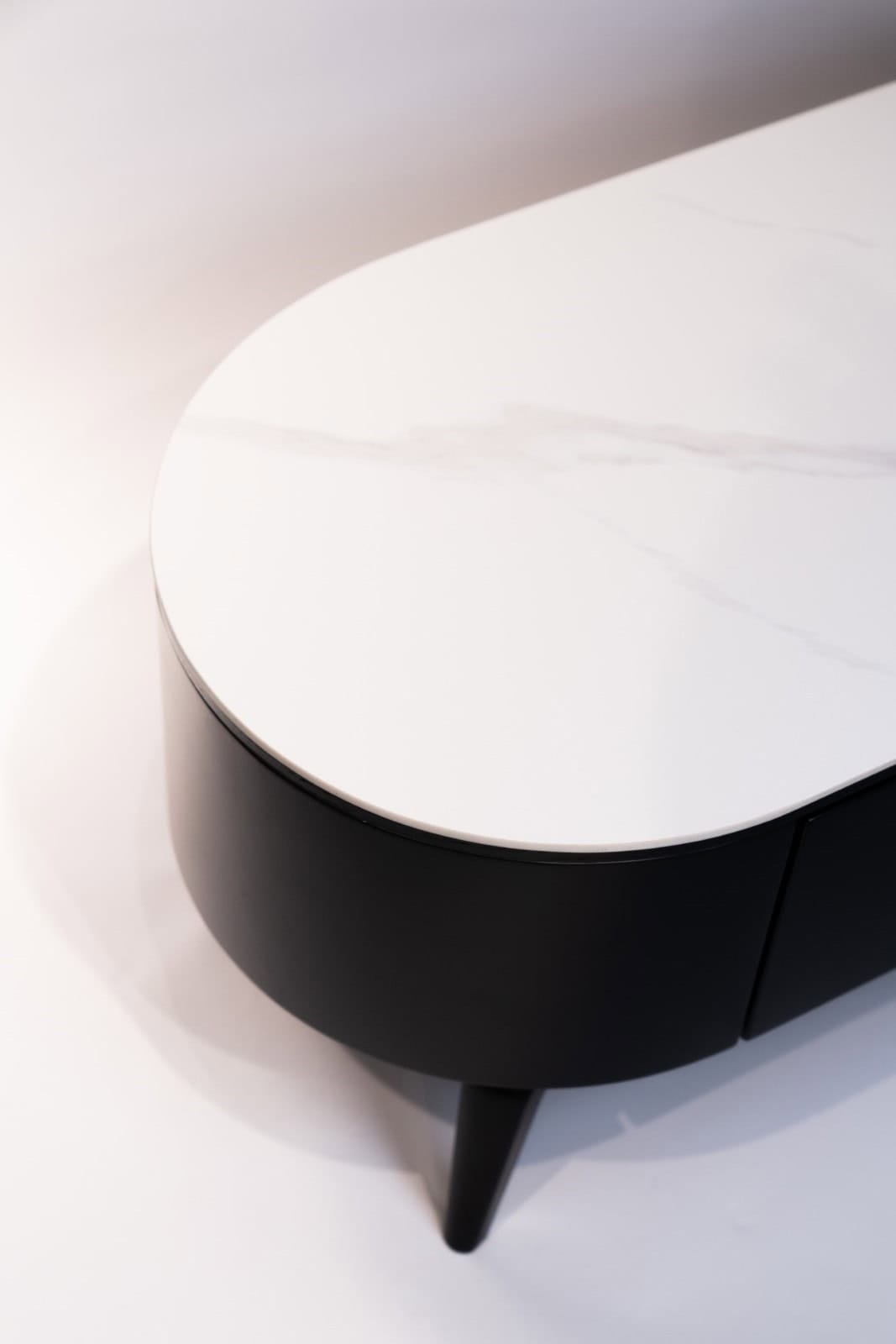 SZAFKA RTV Lua Nero czarna, czarne nóżki, ceramiczny, biały blat, nowoczesna-1 SZAFKA RTV Lua Nero czarna, czarne nóżki, ceramiczny, biały blat, nowoczesna-1