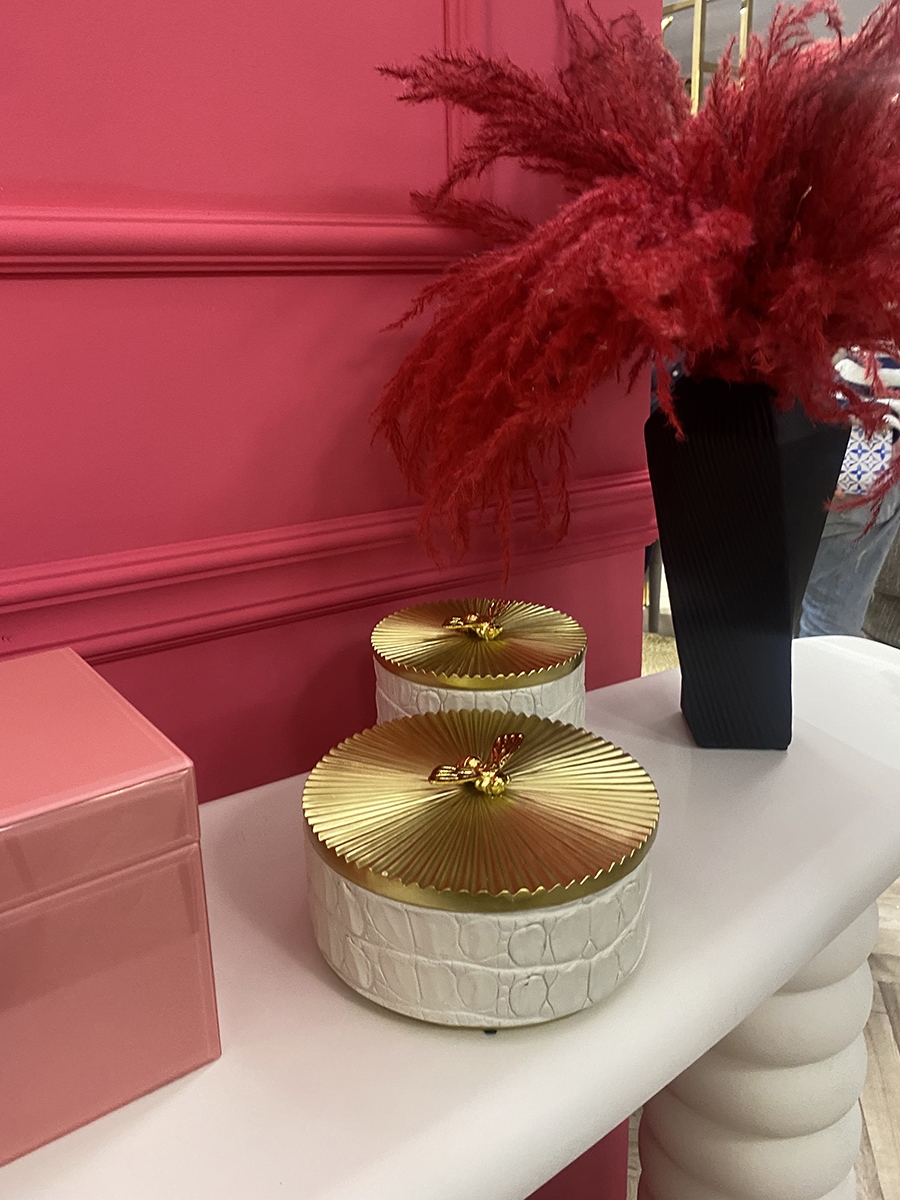 pojemnik-na-bizuterie-beez-s-bialy-zlota-pokrywka-kompozycja