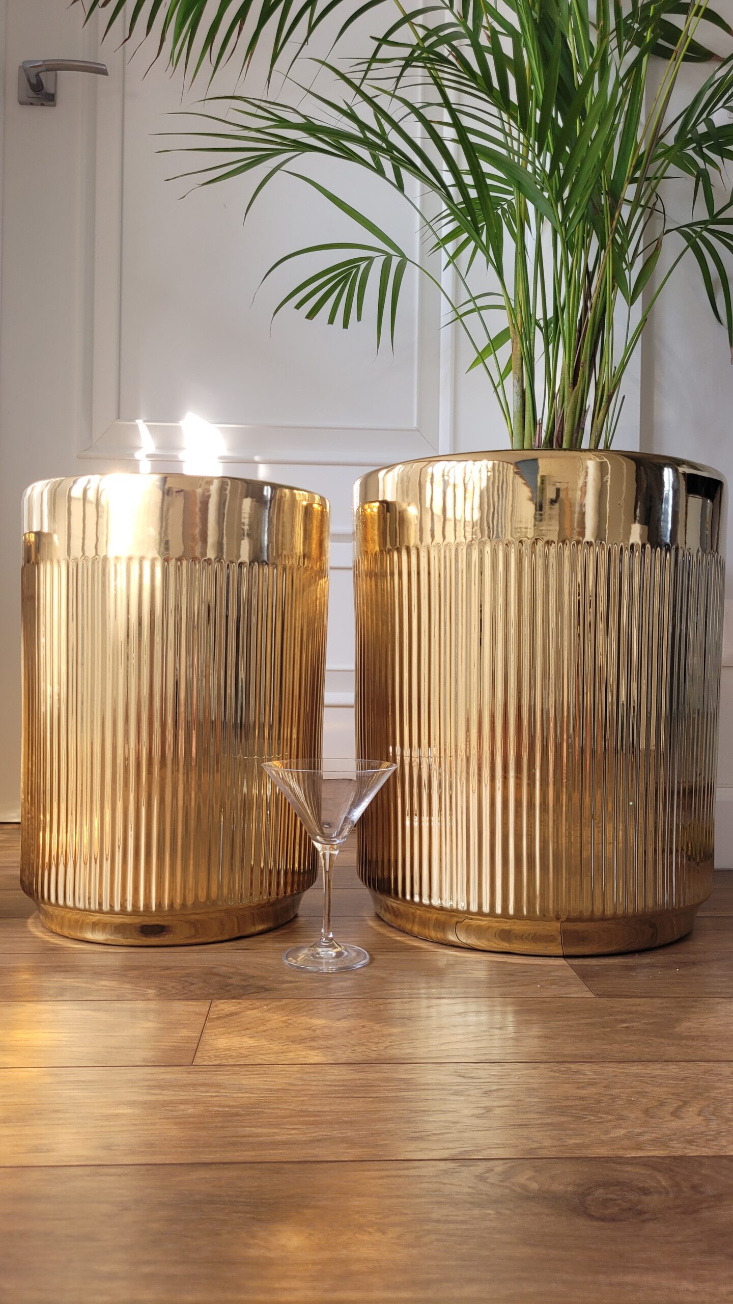 20240423_172619 zestaw-trzech-donic-zlote-prazkowane-zdobienie-duze-poluskujaca-powierzchnia