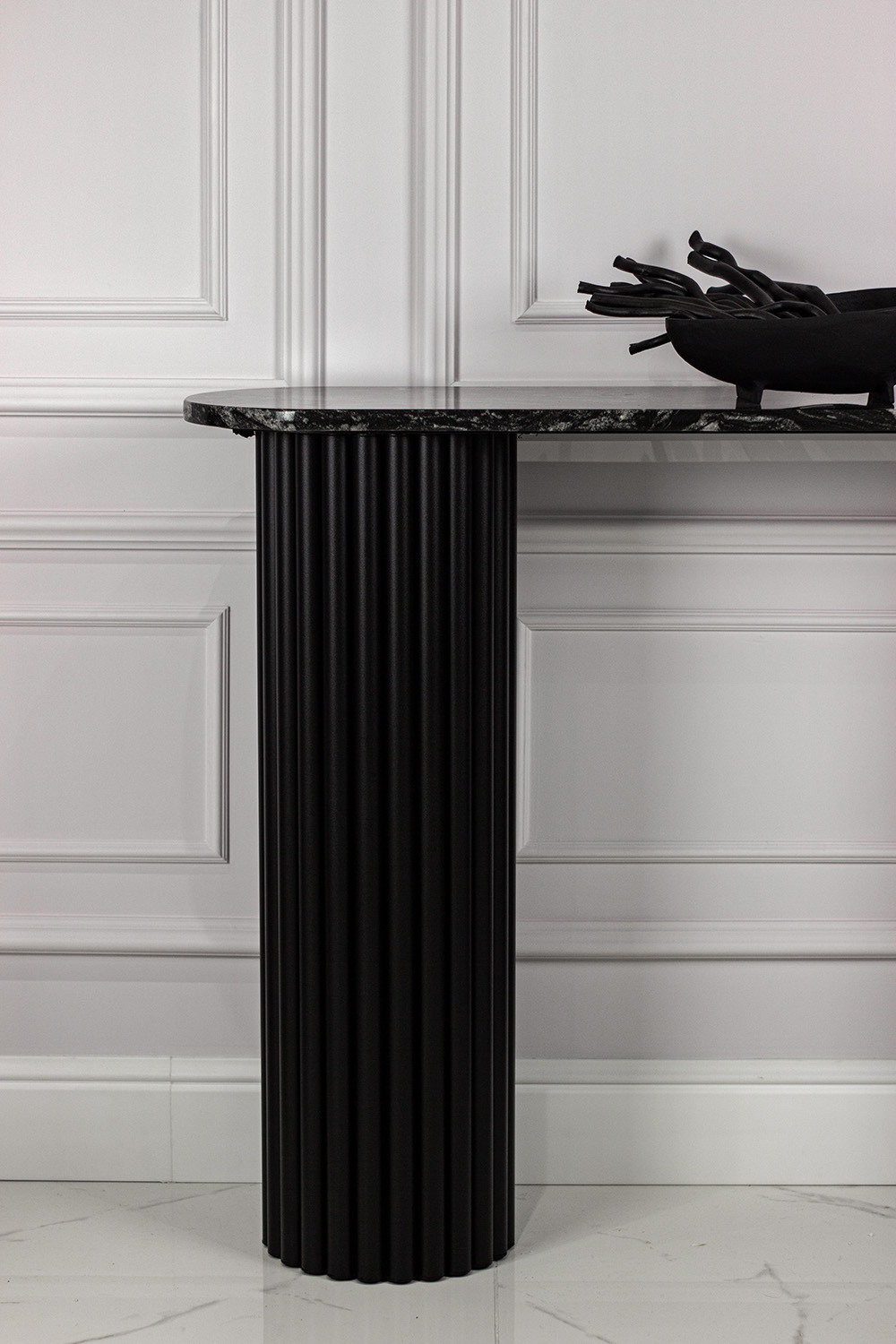 Konsola Else marmurowy blat, ryflowane nogi, nowoczesna, wyjątkowa Konsola Else marmurowy blat, ryflowane nogi, nowoczesna, wyjątkowa