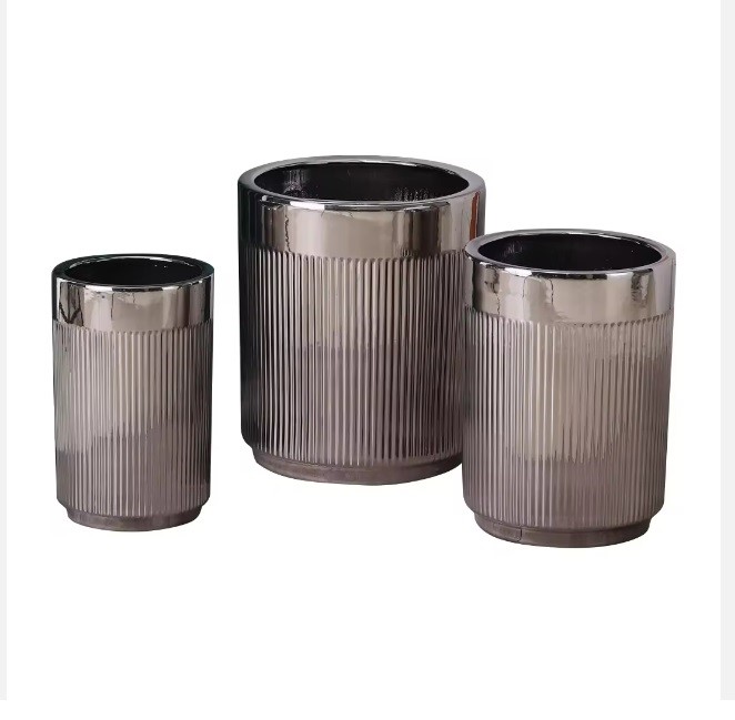 srebrne-donice-wysoki-polysk-powierzchni-zestaw-styl-glamour-