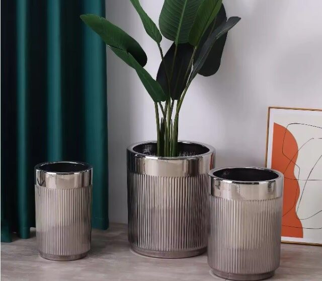 srebrne-donice-wysoki-polysk-powierzchni-zestaw-styl-glamour srebrne-donice-wysoki-polysk-powierzchni-zestaw-styl-glamour