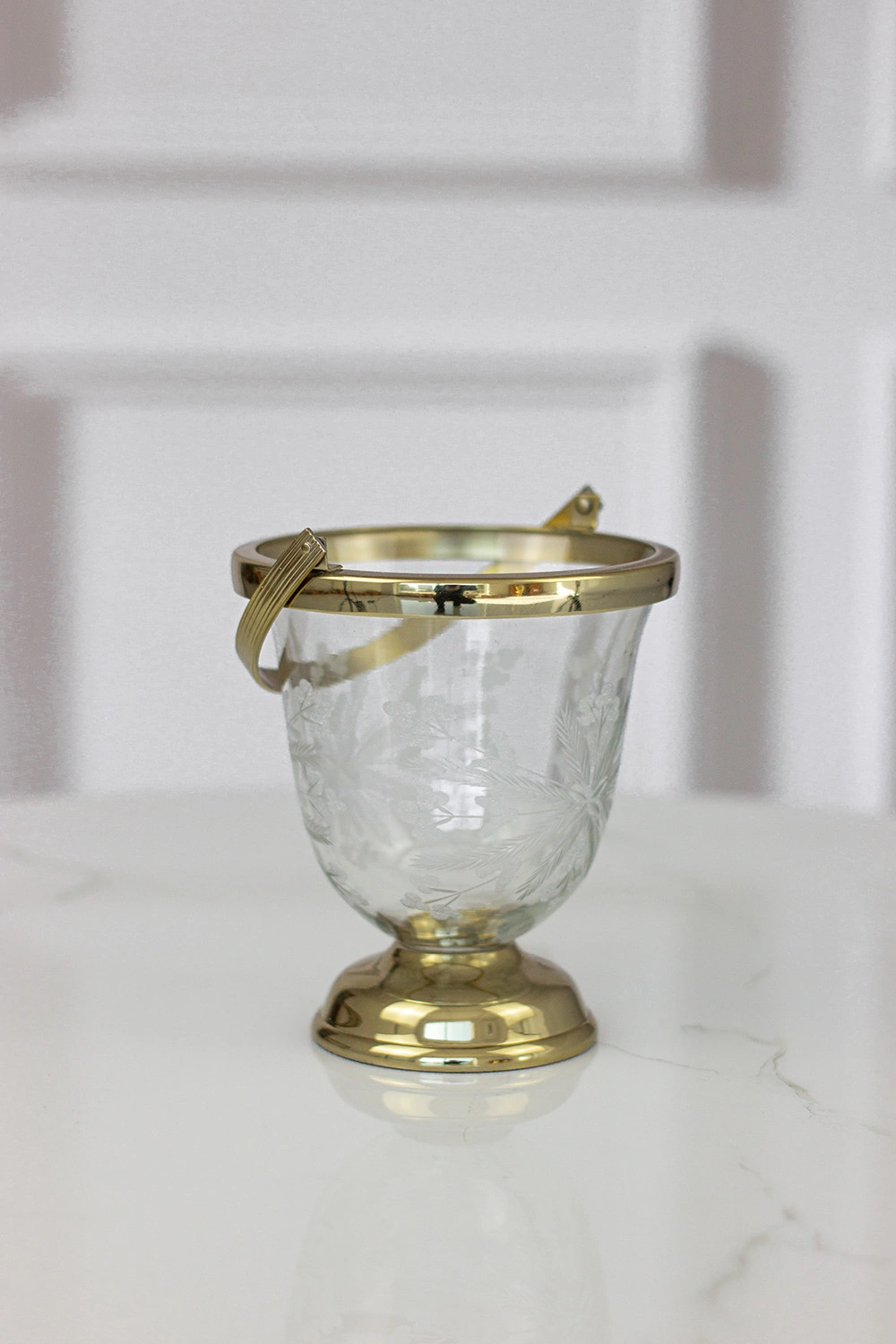 COOLER-metalowo-szklany-z-uchwytem-zlote-detale-styl-glamour COOLER-metalowo-szklany-z-uchwytem-zlote-detale-styl-glamour