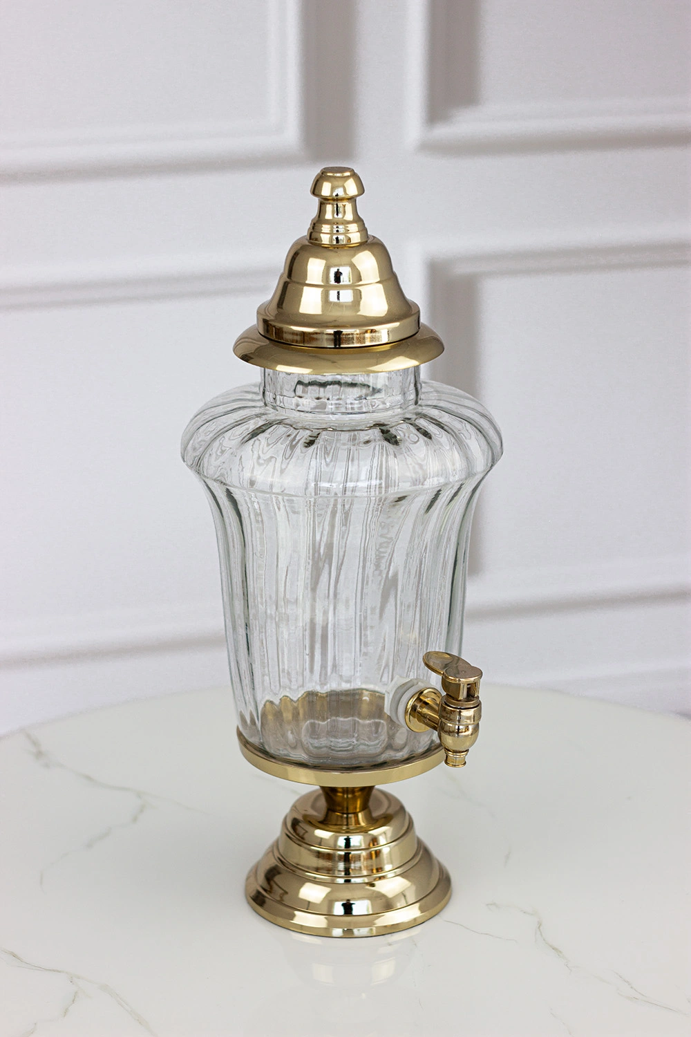 SLOIK-NA-NAPOJ-z-kranikiem-szklany-zlote-metalowe-detale-styl-glamour SLOIK-NA-NAPOJ-z-kranikiem-szklany-zlote-metalowe-detale-styl-glamour