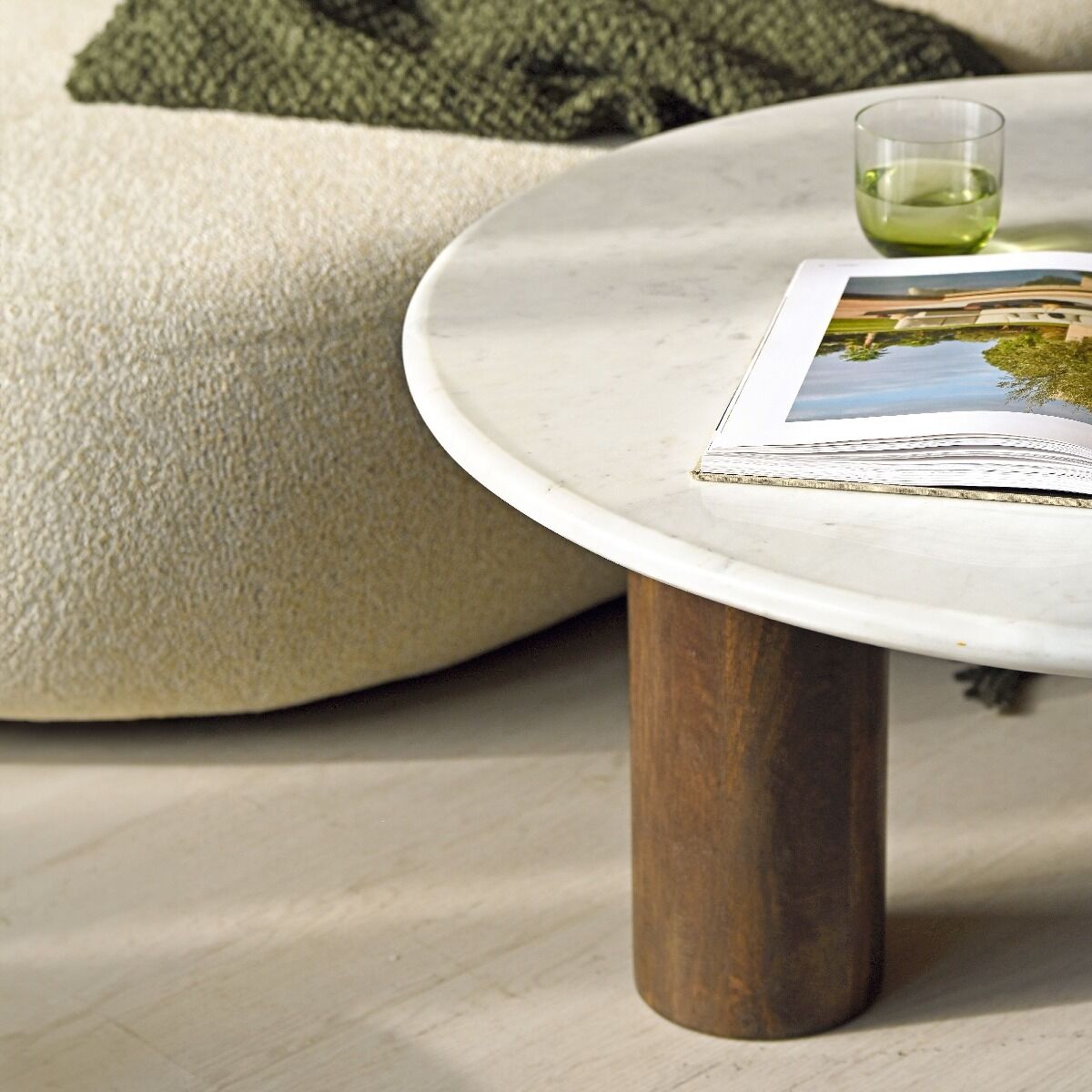 STOLIK KAWOWY okrągły, biały blat z naturalnego marmuru, podstawa z drewna mango, designerski-5 STOLIK KAWOWY okrągły, biały blat z naturalnego marmuru, podstawa z drewna mango, designerski-5