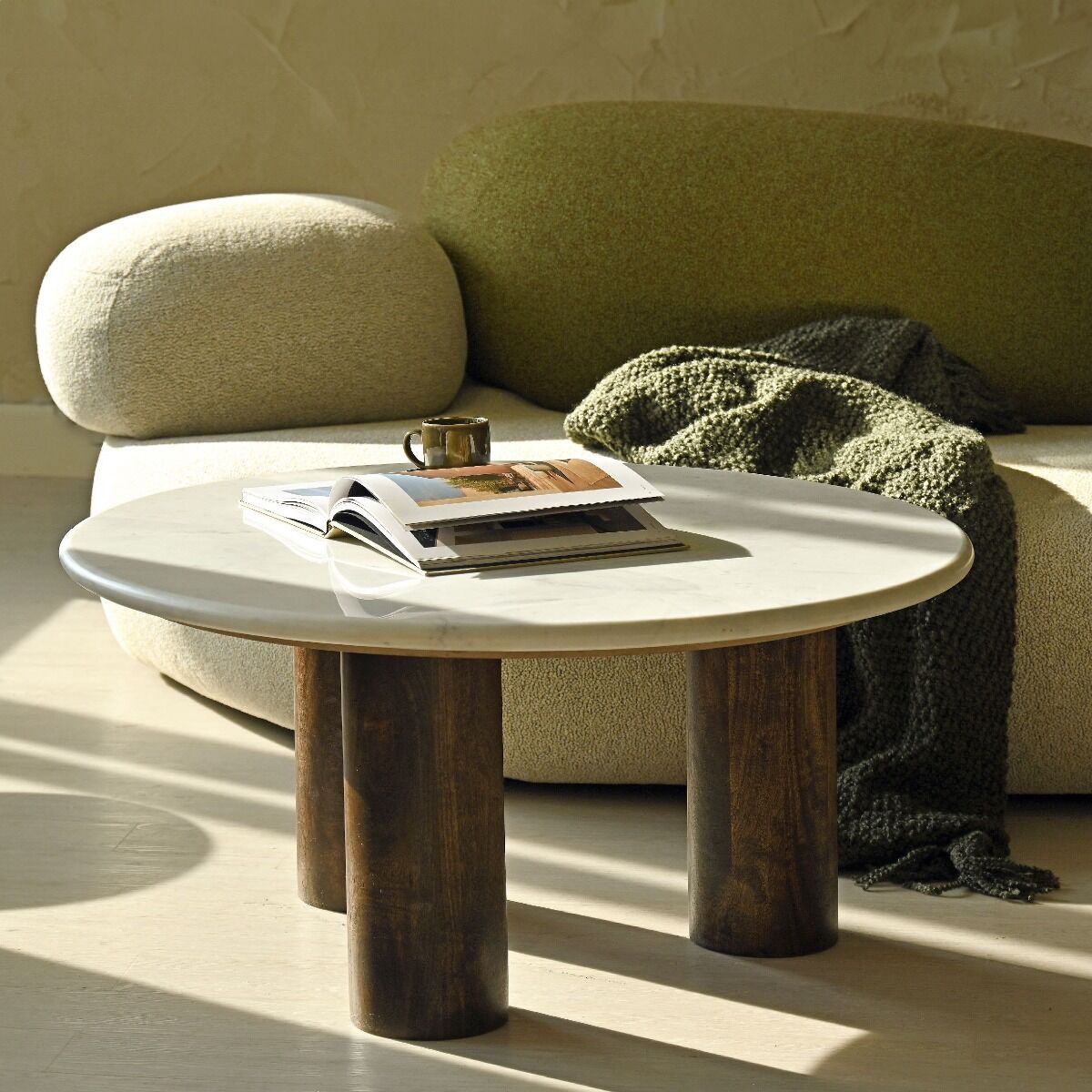 STOLIK KAWOWY okrągły, biały blat z naturalnego marmuru, podstawa z drewna mango, designerski, nowoczesny STOLIK KAWOWY okrągły, biały blat z naturalnego marmuru, podstawa z drewna mango, designerski, nowoczesny