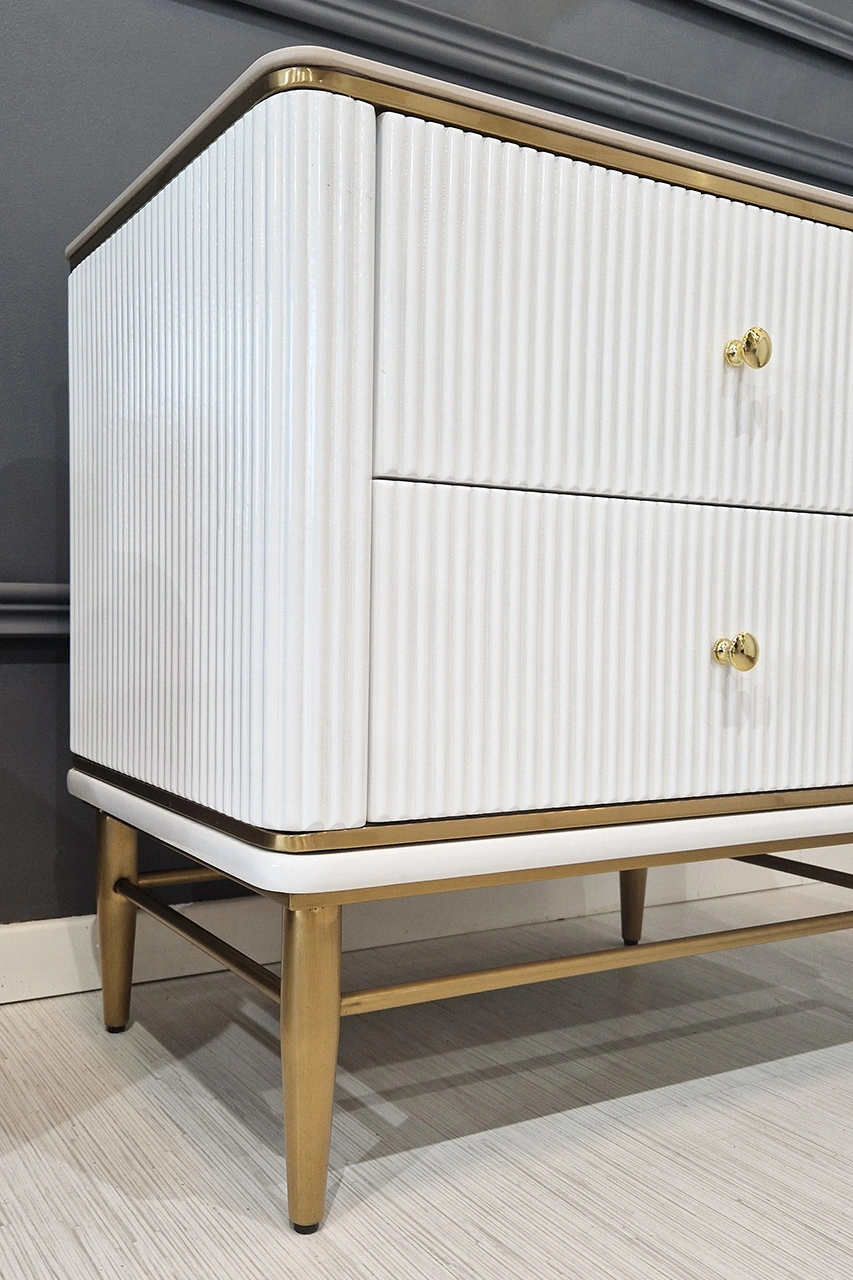 SZAFKA-NOCNA-ryflowana-bialo-zlota-blat-z-syntetycznego-marmuru-styl-glamour-wyjatkowa