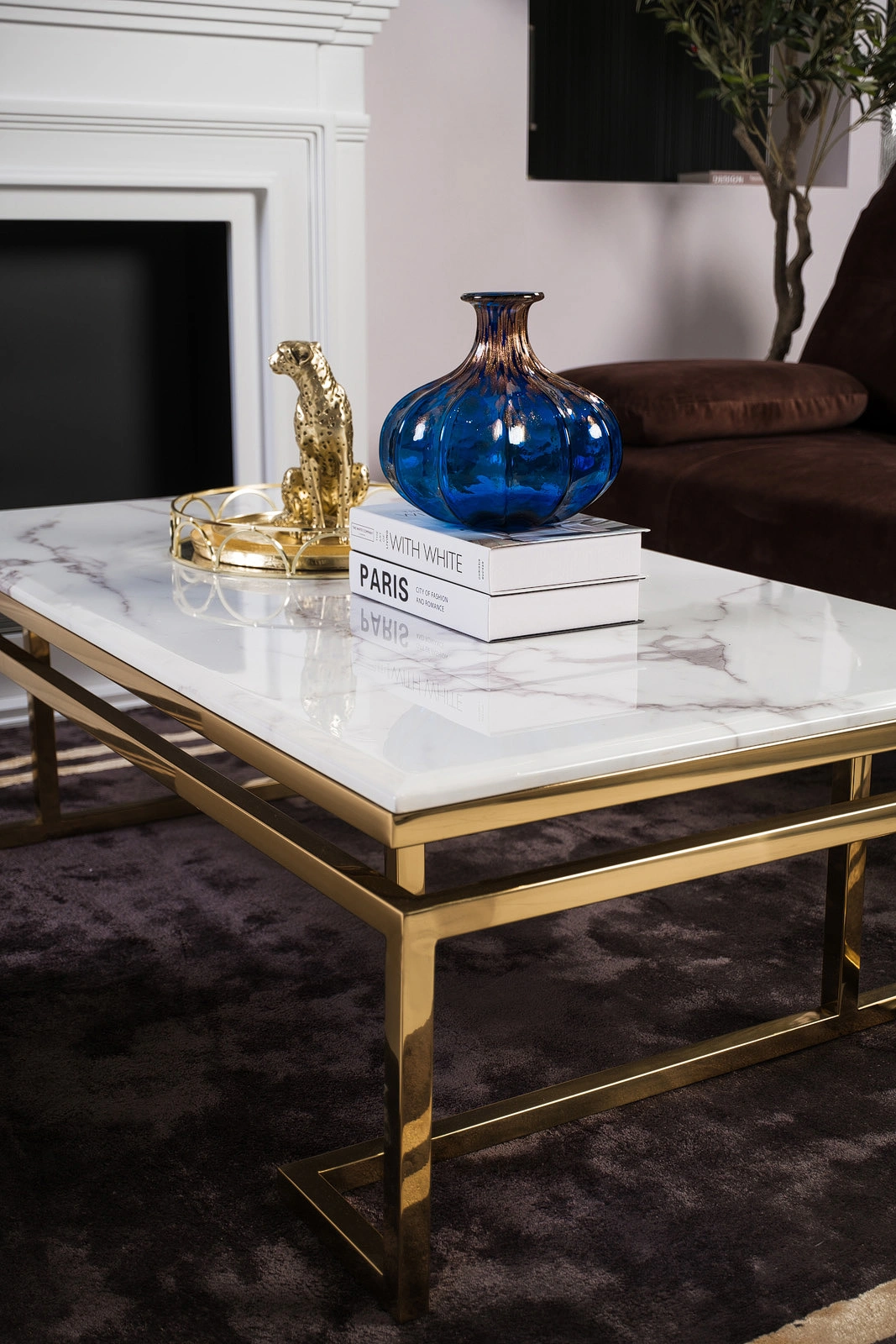 STOLIK-KAWOWY-CASTILLO-prostokatny-na-zlotym-blyszczacym-stelazu-bialy-blat-imitujacy-marmur-nowoczesny-styl-piekny