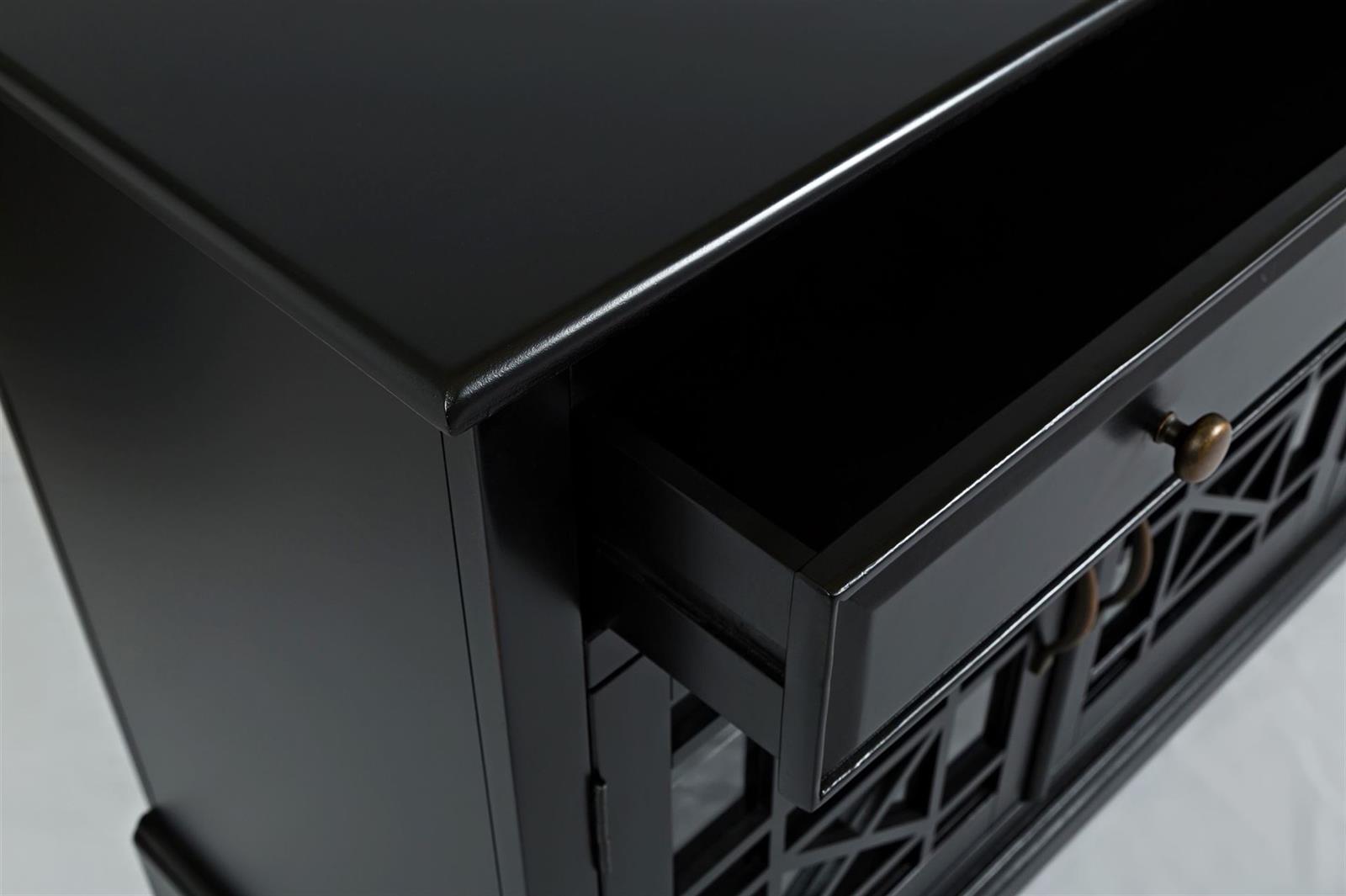 KOMODA czarna, 4-drzwiowa przeszklona z ażurowymi drzwiami, z szufladami i z uchwytami w odcieniu postarzanego złota, elegancka KOMODA czarna, 4-drzwiowa przeszklona z ażurowymi drzwiami, z szufladami i z uchwytami w odcieniu postarzanego złota, elegancka