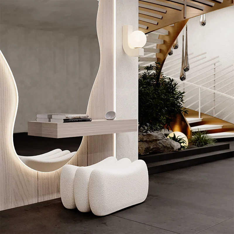 PUFA Rosa biała w tkaninie boucle, zaokrąglone kształty, nowoczesny styl, designerska PUFA Rosa biała w tkaninie boucle, zaokrąglone kształty, nowoczesny styl, designerska