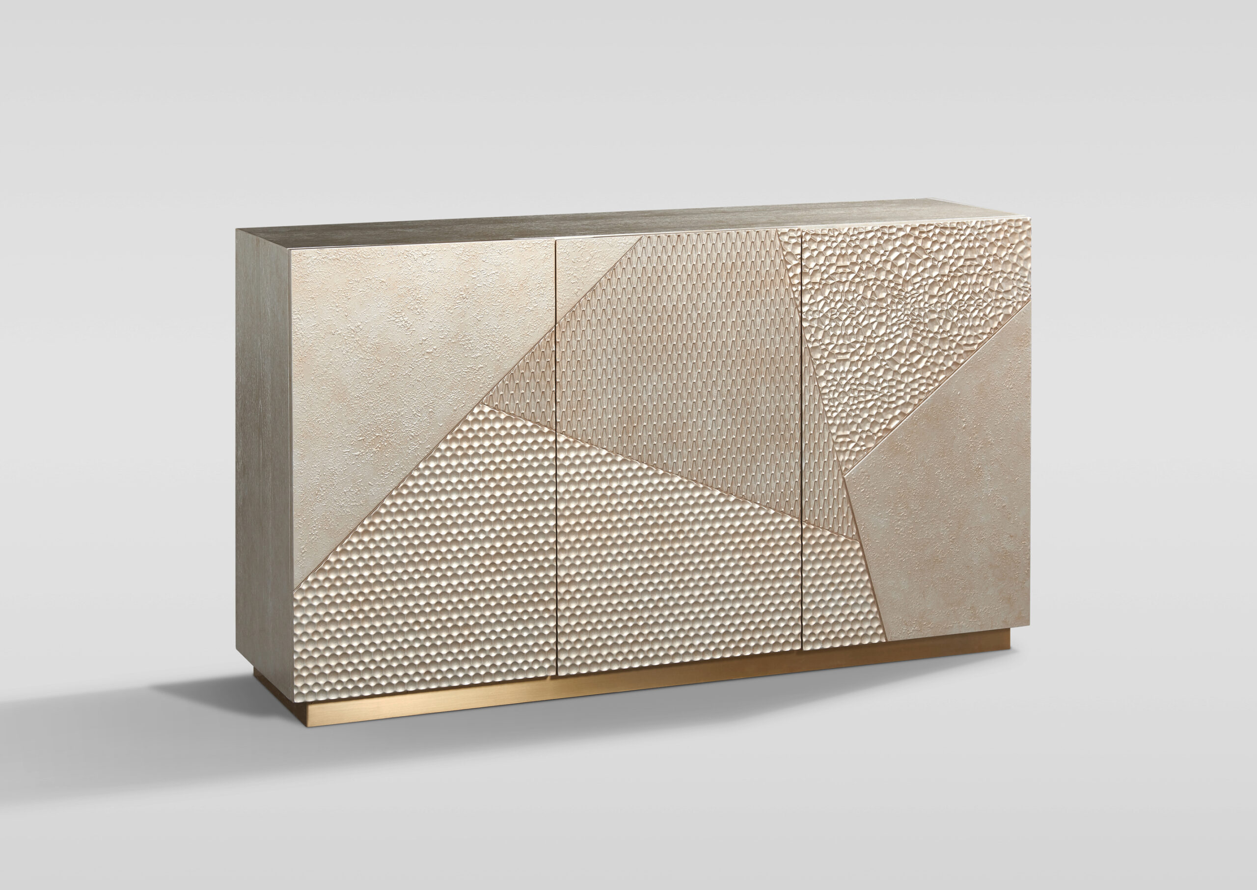 KOMODA w kolorze szampańskiego złota, fronty ze strukturą 3D i gemoetrycznym wzorem, nowoczesny styl, piękna KOMODA w kolorze szampańskiego złota, fronty ze strukturą 3D i gemoetrycznym wzorem, nowoczesny styl, piękna