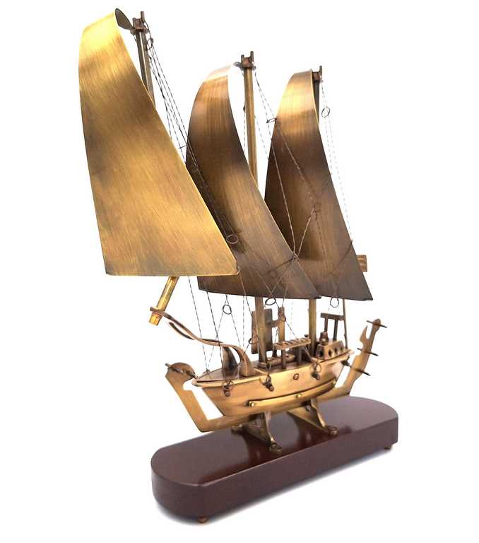 FIGURKA DEKORACYJNA ,okazały, luksusowy, dekoracyjny okręt na podstawie drewnianej 2