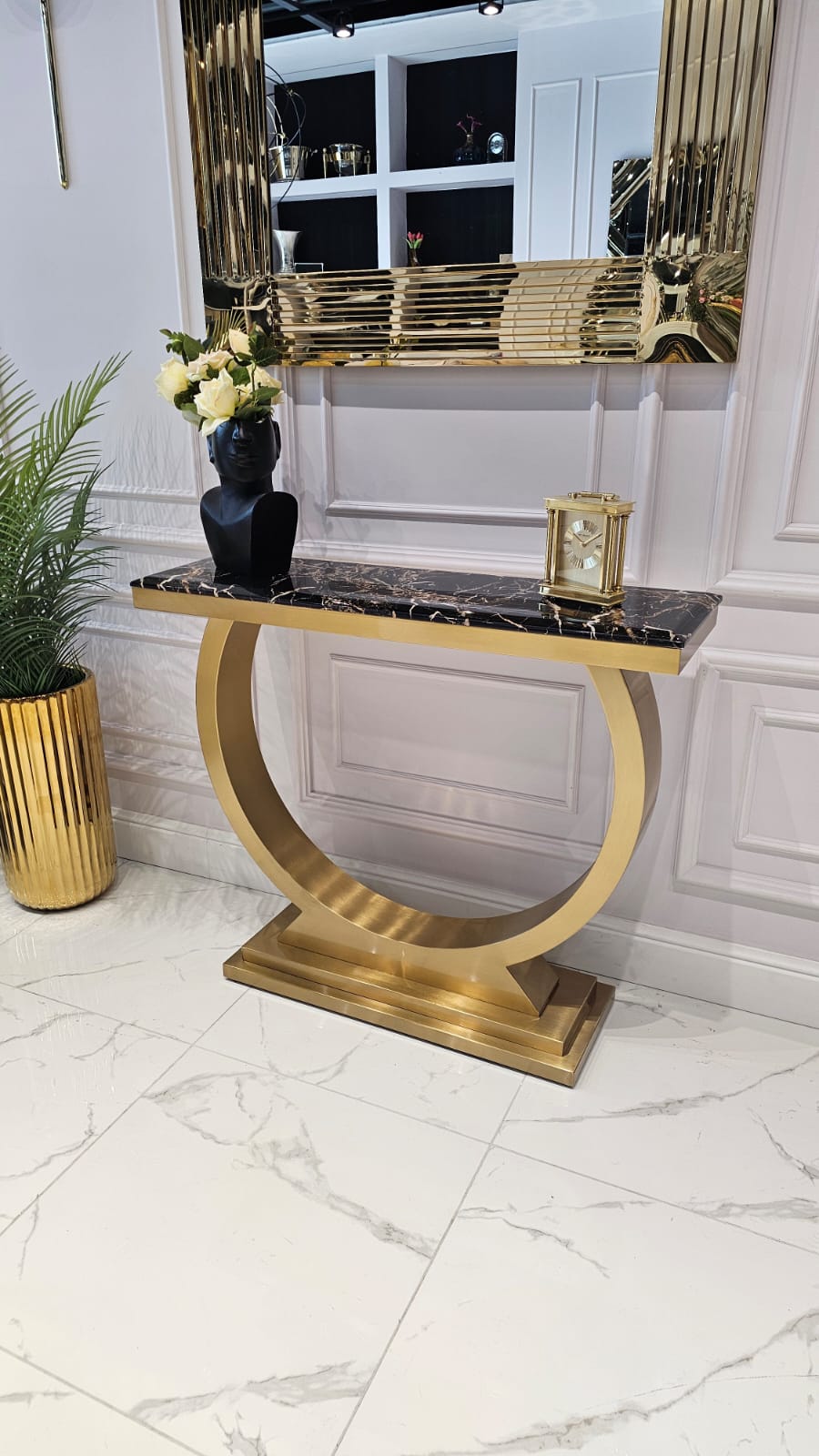 KONSOLA DEKORACYJNA RING, złota podstawa, marmurowy blat, luksusowy i ponadczasowy design