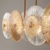 LAMPA WISZĄCA, elegancka, złota konstrukcja, szklane koła z ozdobnymi żłobieniami