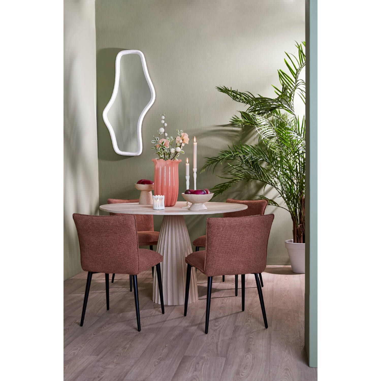 STOLIK KAWOWY, okrągły,wyrafinowany, elegancki, ryflowana podstawa, nowoczesny design3