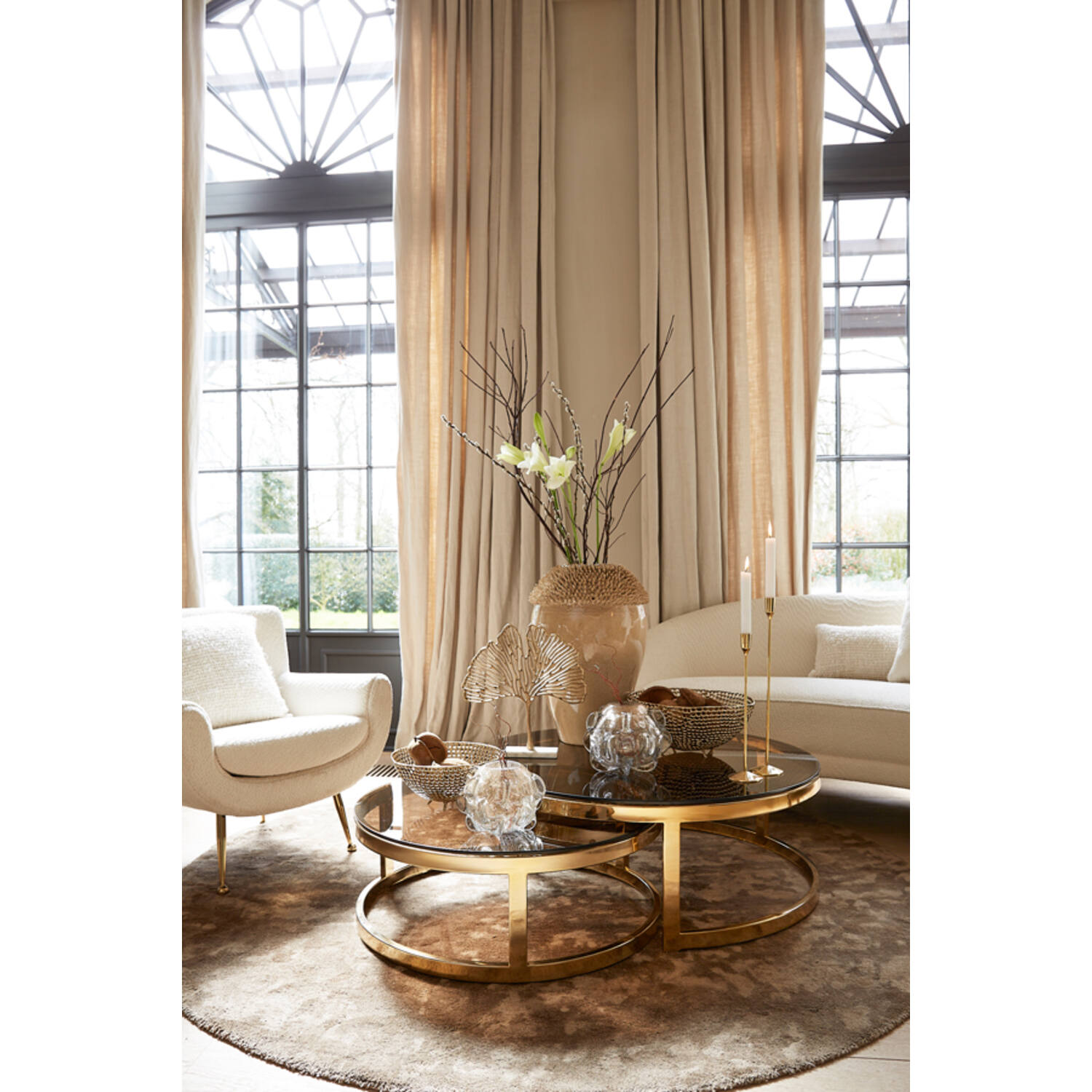 ZESTAW STOLIKÓW KAWOWYCH 2w1 okrągłe, złota podstawa, szklany, półprzezroczysty blat, nowoczesny styl-5 ZESTAW STOLIKÓW KAWOWYCH 2w1 okrągłe, złota podstawa, szklany, półprzezroczysty blat, nowoczesny styl-5