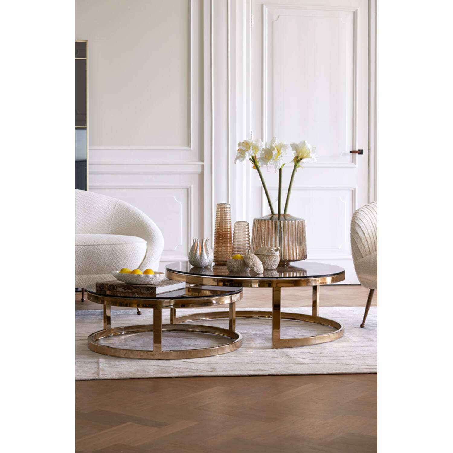 ZESTAW STOLIKÓW KAWOWYCH 2w1 okrągłe, złota podstawa, szklany, półprzezroczysty blat, nowoczesny styl, piękny ZESTAW STOLIKÓW KAWOWYCH 2w1 okrągłe, złota podstawa, szklany, półprzezroczysty blat, nowoczesny styl, piękny