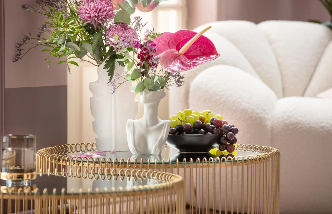 ZESTAW-STOLIKOW-KAWOWYCH-Wire-okragle-zlote-lustrzane-blaty-nowoczesny-styl-2