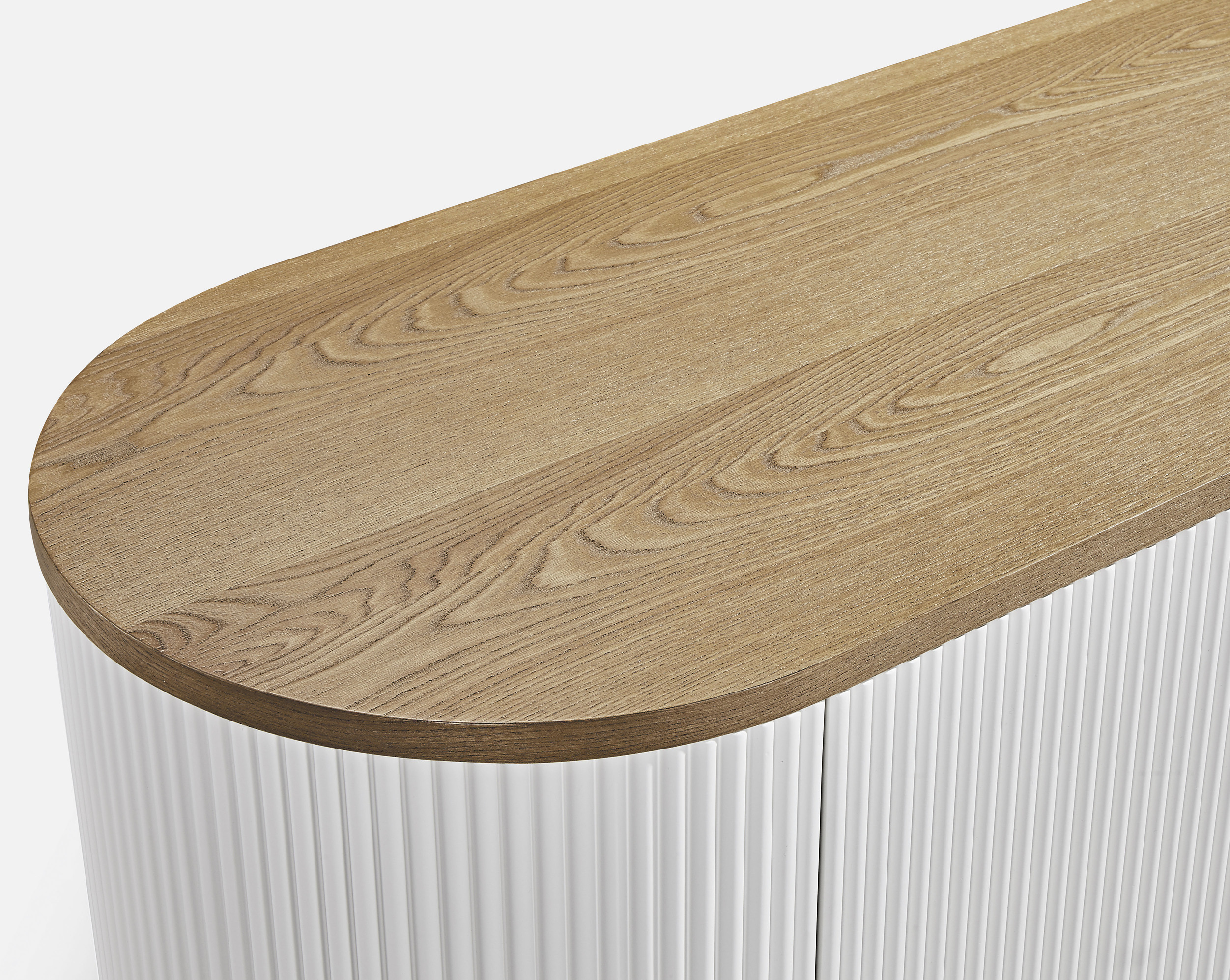 KOMODA, ryflowany korpus, owalny drewniany blat, minimalistyczny styl 3