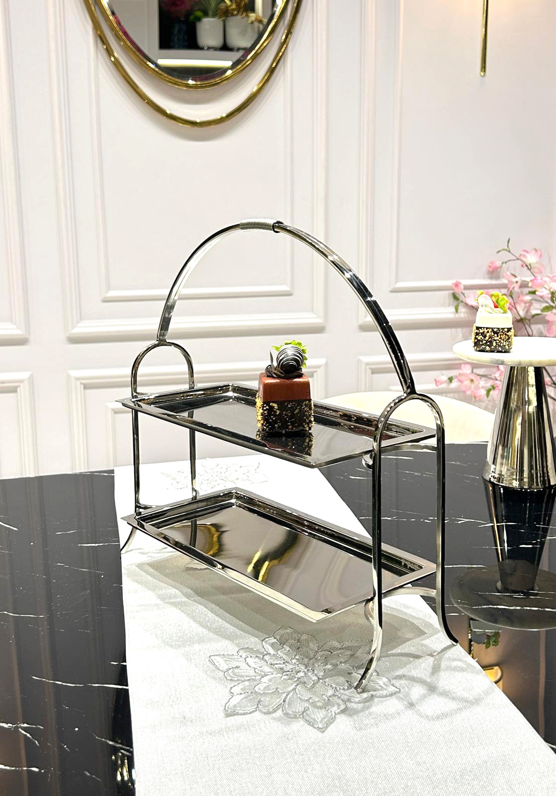 PATERA DWUPOZIOMOWA srebrna, metalowa, klasyczny design