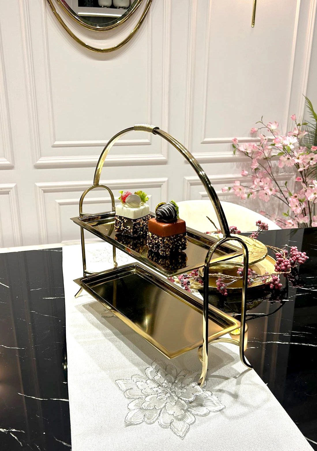 PATERA DWUPOZIOMOWA złota, metalowa, klasyczny styl PATERA DWUPOZIOMOWA złota, metalowa, klasyczny styl