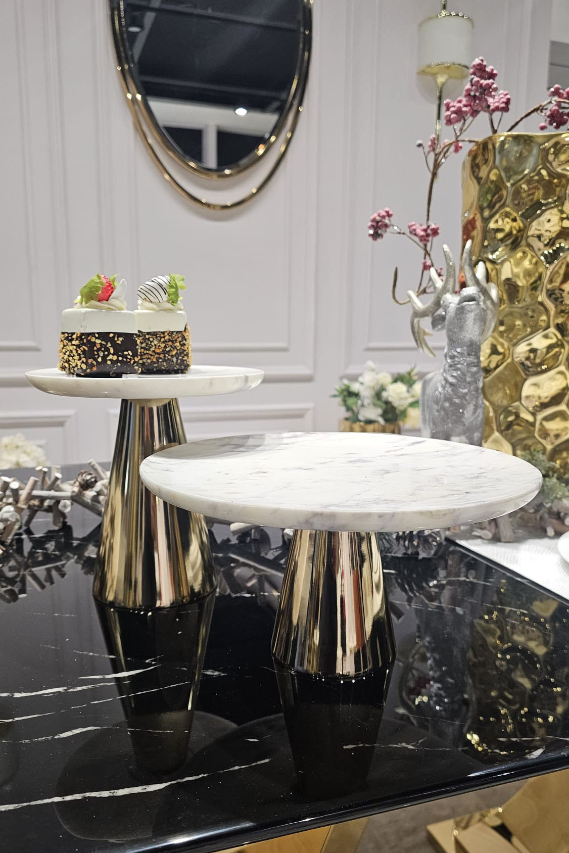 PATERA złota noga, marmurowa taca, nowoczesny styl, ekskluzywna