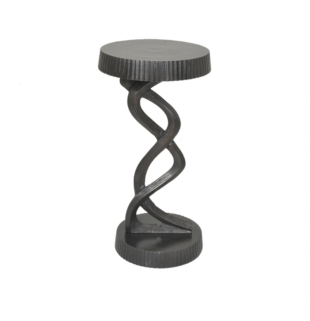 STOLIK POMOCNICZY czarny, aluminiowy, ryflowane elementy, nieregularny kształt, designerska podstawa STOLIK POMOCNICZY czarny, aluminiowy, ryflowane elementy, nieregularny kształt, designerska podstawa