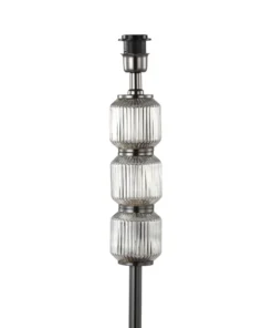 LAMPA-PODLOGOWA-na-chromowanej-podstawie-detal-z-plisowanego-szkla-satynowy-srebrny-klosz-premium