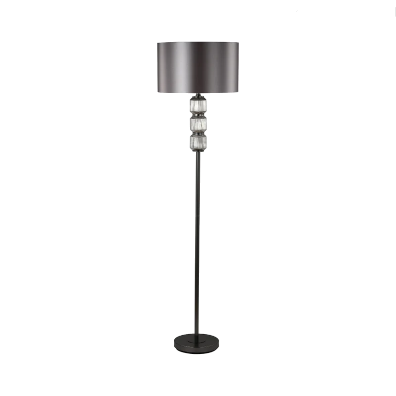LAMPA-PODLOGOWA-na-chromowanej-podstawie-detal-z-plisowanego-szkla-satynowy-srebrny-klosz