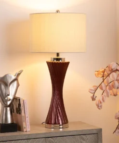 LAMPA-STOLOWA-z-fioletowa-szklana-podstawa-bialy-lniany-abazur-srebrne-metalowe-detale-piekna