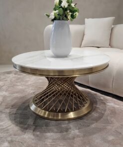 STOLIK KAWOWY Emporio Brass Fosco, okrągły, blat ze sztucznego marmuru, zakręcona, designerska podstawa w kolorze szczotkowanego mosiądzu, klasyczny glamour - 80 cm